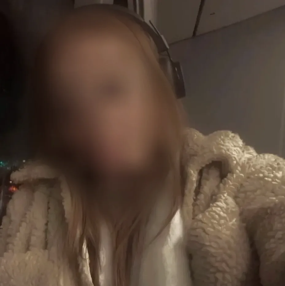Amanda, 23