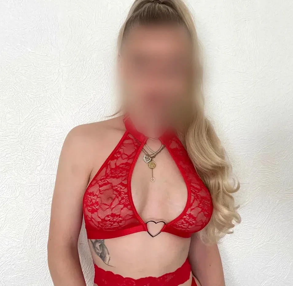 Ellinor, 29