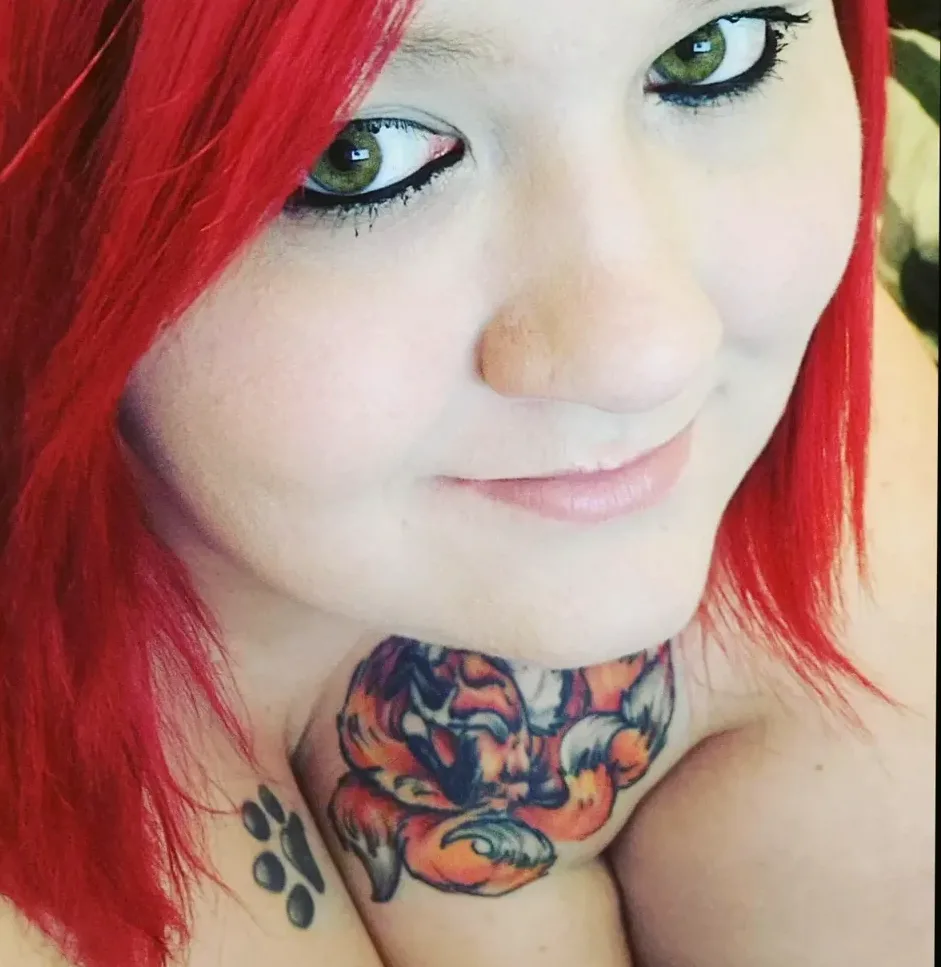 Isabella, 32