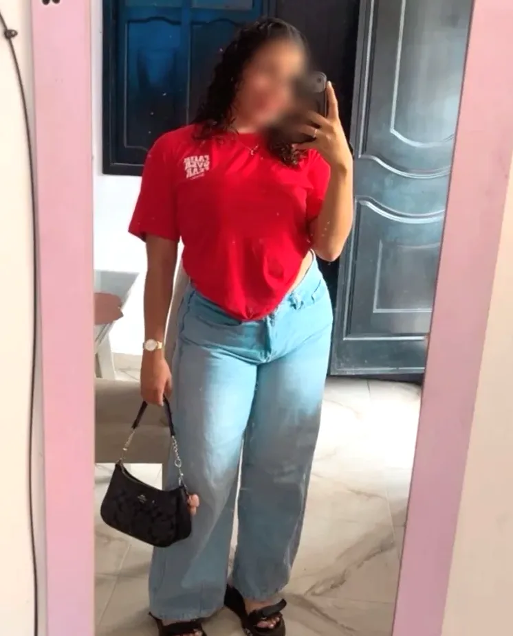Livia, 24
